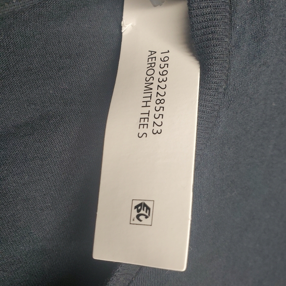 NWT Aerosmith 1977 tour black t-shirt size small - Picture 4 of 5